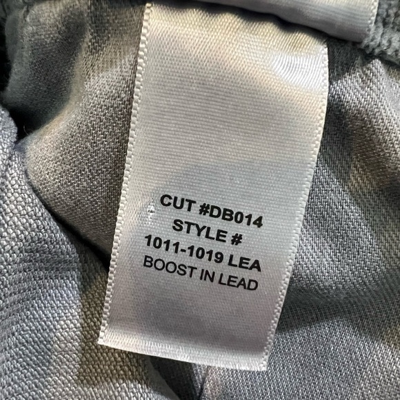 Daily Blue Boost Button Fly Denim in Lead Classic Leg Jeans  Size 25 $320 - Picture 8 of 16